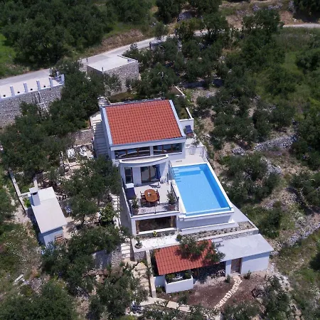 Stunning Views Hill Side With Infinity Pool & Indoor Floor Aquarium Makarská